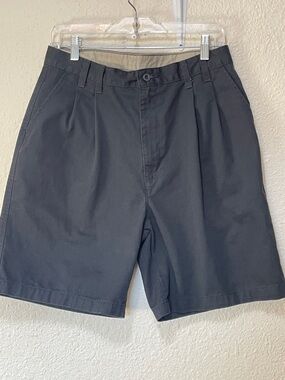 Brittania By Levi Straus Men's Black Shorts. NWOT. Size 32.